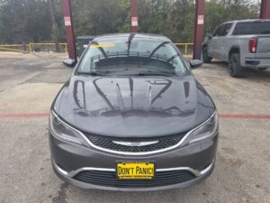 2016 Chrysler 200 Limited's photo