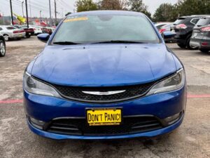 2015 Chrysler 200 S's photo