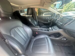 2016 Chrysler 200, photo 12