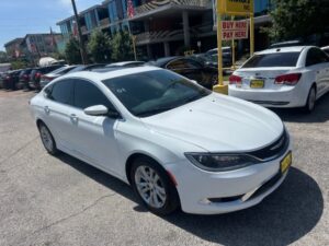 2016 Chrysler 200, photo 3
