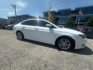 2016 Chrysler 200, photo 4