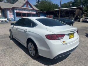 2016 Chrysler 200, photo 6