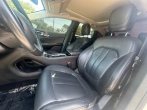 2016 Chrysler 200, photo 13
